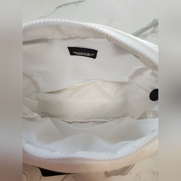 Bundle Of Novelty GWP Items- Cosmetics Bag, Hair Claw Clip And Flower! New! - Picture 9 of 9